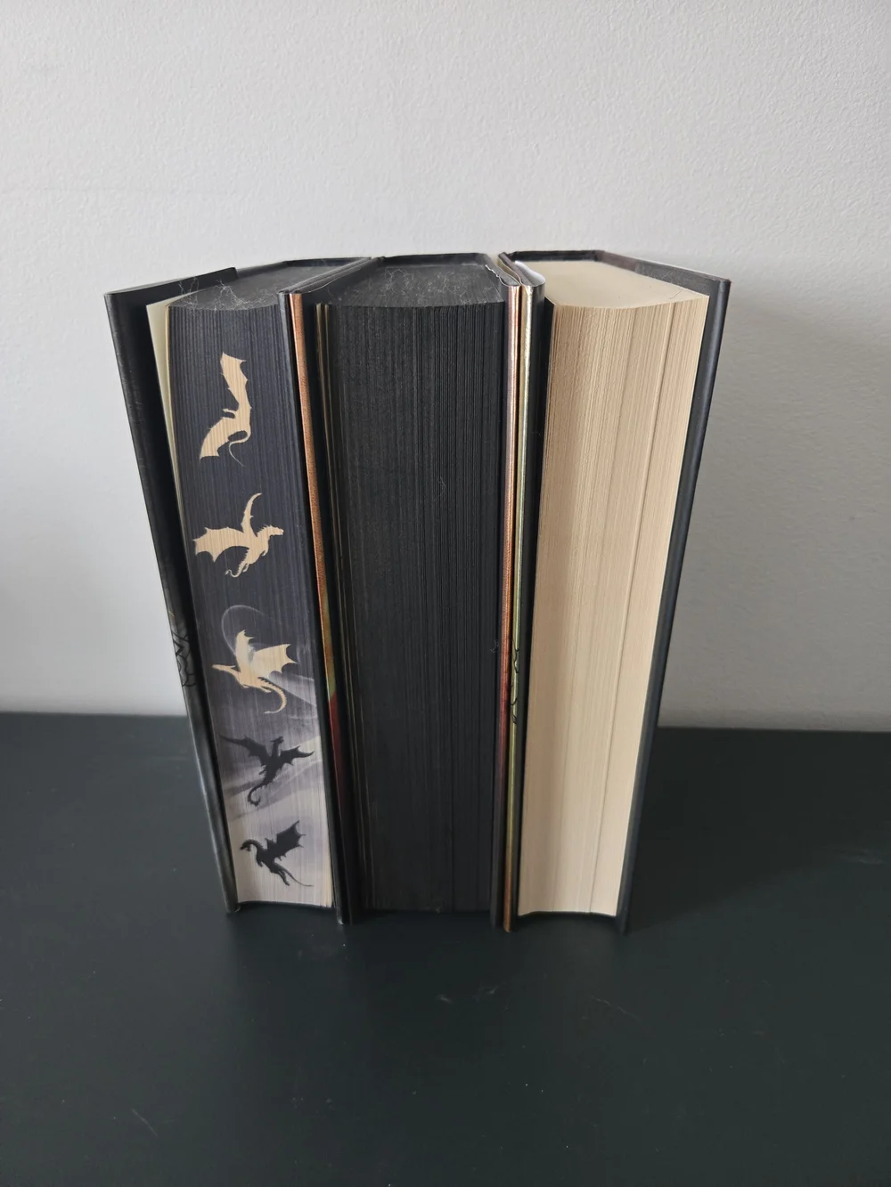 Rebecca Yarros The Empyrean series - Trilogy Books (hard Cover) - Picture 9 of 11